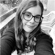 Hola me llamo Lucía. Soy una estudiante de primero de bachillerato cinetifico. Soy una persona trabajadora y responsable.